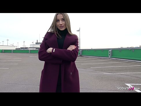 ❤️ ドイツ人スカウトマンは、夢のようにスティール、駐車場のテルテル、お金のためのセクシーに触れることです。 ️❌ スーパーセックス ❌️